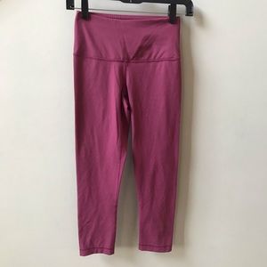 3/$15 Yogalicious Pink Berry Cropped Leggings